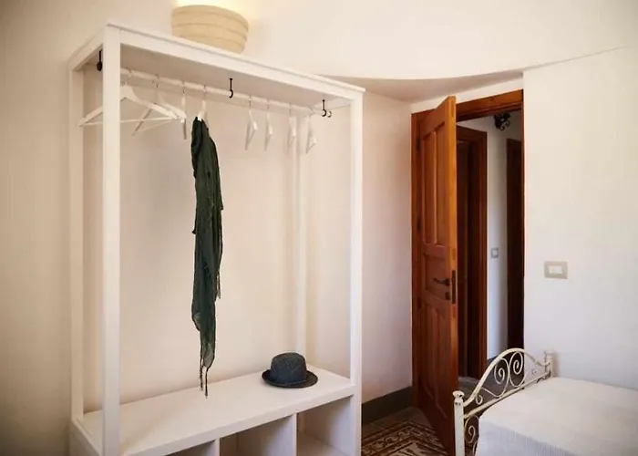 Trulli Azzalema With Exclusive Pool Μπρίντιζι