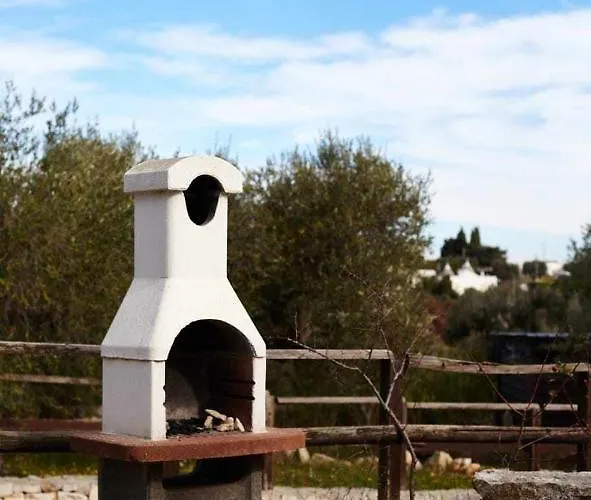 Trulli Azzalema With Exclusive Pool Βίλα *
