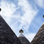 Trulli Azzalema With Exclusive Pool Вилла Бриндизи
