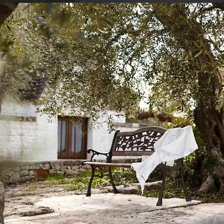Willa Trulli Azzalema With Exclusive Pool *