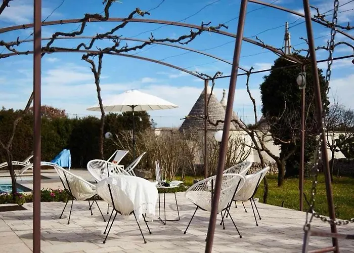 빌라 Trulli Azzalema With Exclusive Pool *