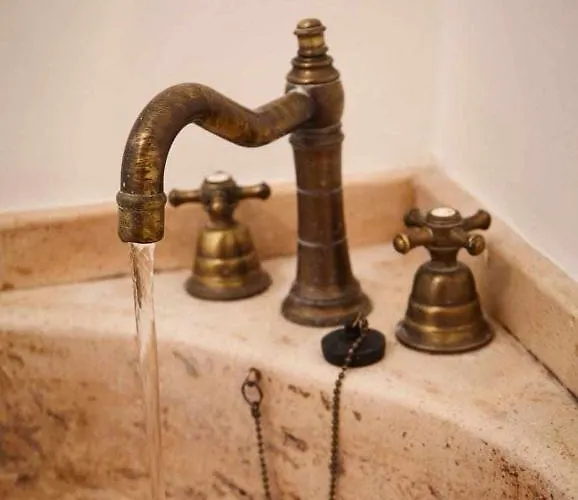 Trulli Azzalema With Exclusive Pool 빌라 브린디시